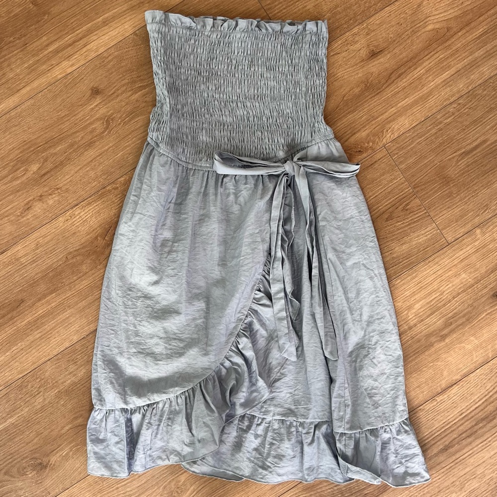 She + Sky Strapless Ruffle Hem Smocked Bust Sundress in Light Gray